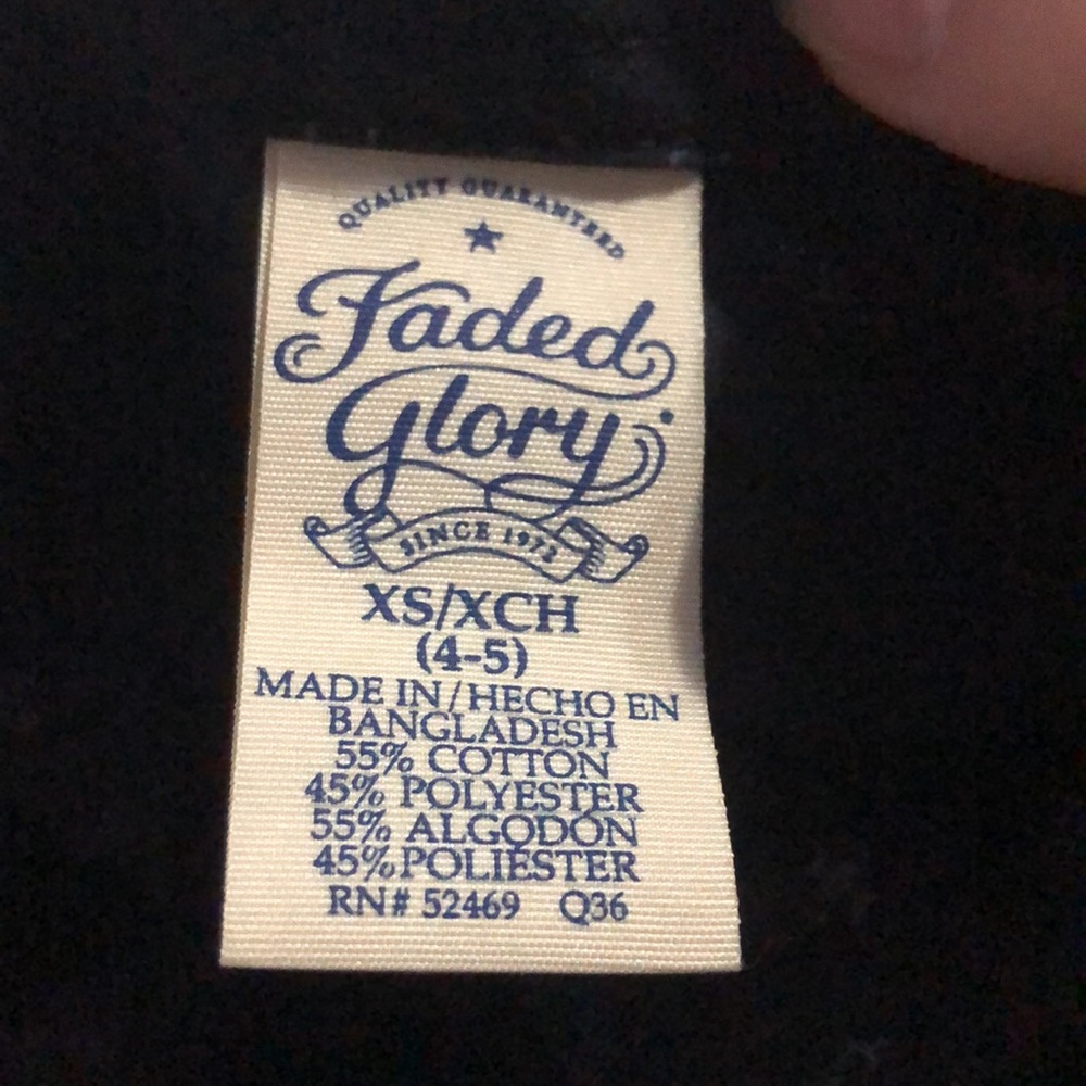 4 Shirt Bundle🤑 - Picture 6 of 8